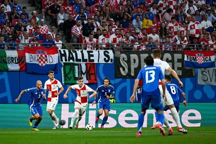 开云体育网址：1比4惨败！意大利队主场失利，加图索激励，世界杯附加赛能逆袭？